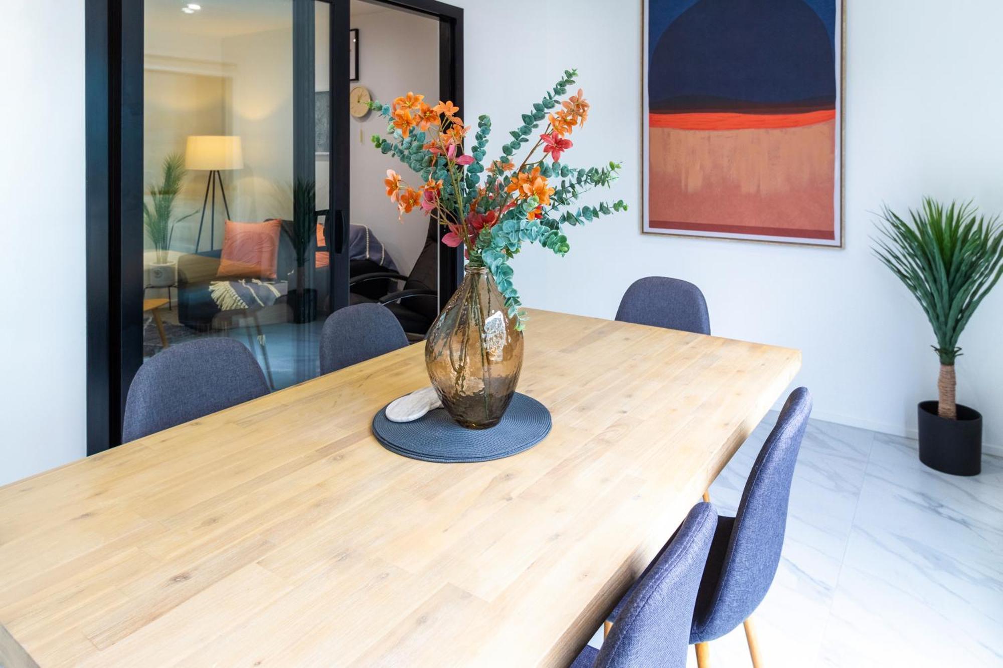 Luxury Living: 2-Bedroom Retreat In Christchurch Exterior photo